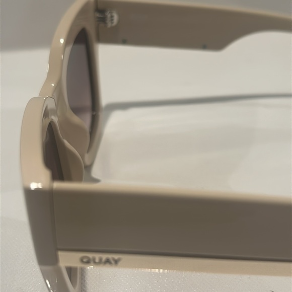 NWOT Quay Notorious Sunglasses